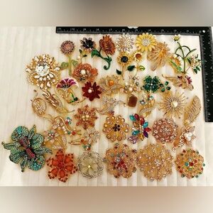 Huge Brooch Lot 40 Floral Enamel Crystal Rhinestones Maximalist Retro Jewelry
